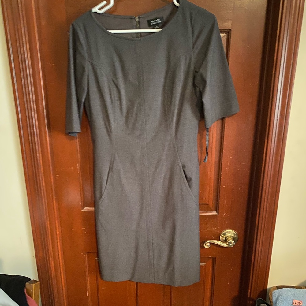 Adorable 3/4 sleeve dress with pockets!